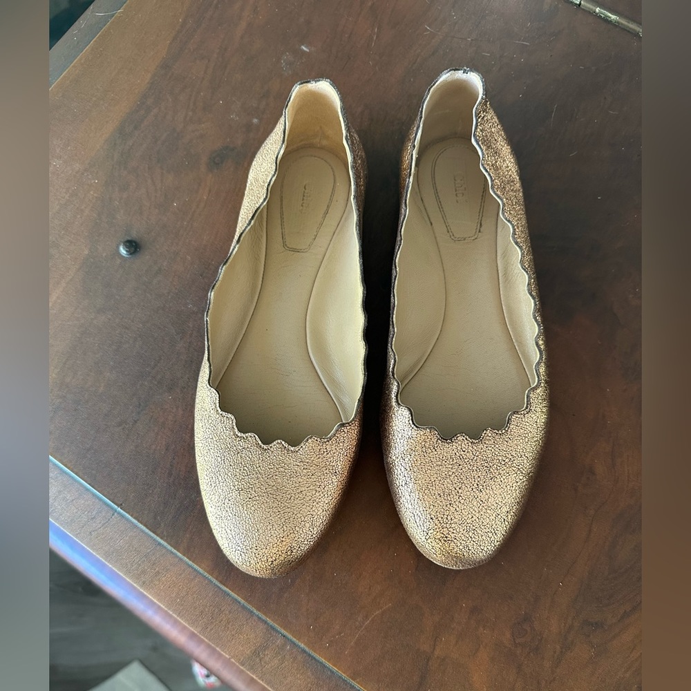 Chloe scalloped flats